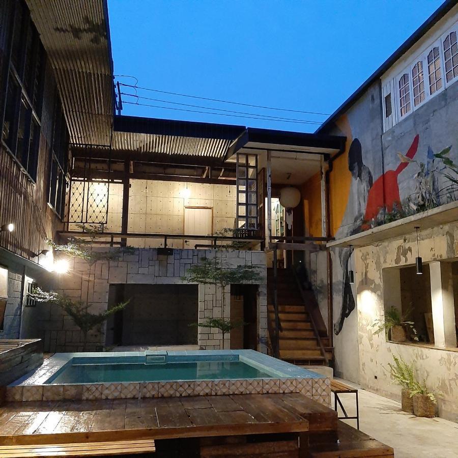 The Flying Fish Hostel Cebu Exterior photo